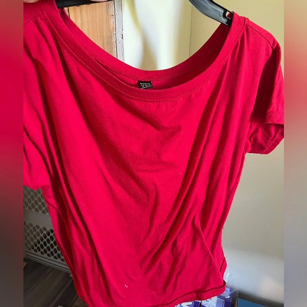 🌱🦢4 FOR $15!🦢🌱 Casual Red Off-Shoulder Top - Picture 2 of 2